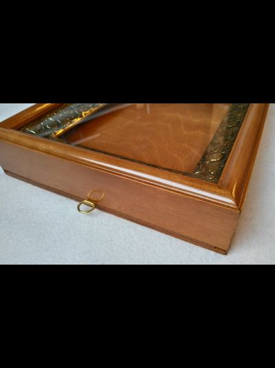 Киот деревянный с басменной рамой для иконы формата 17,5х21см.