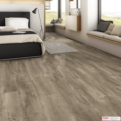 Пробковые полы Haro Дуб Шэбби Серый 537261 в интерьере комнаты