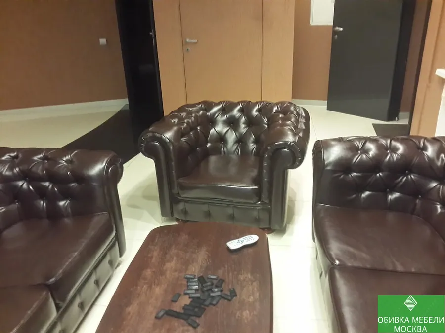 Новая обивка мебели честерфильд 
