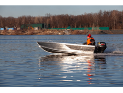 Моторная лодка Realcraft 370