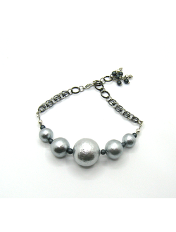 Браслет "Нежность" с хлопковым жемчугом серебристо-серого цвета