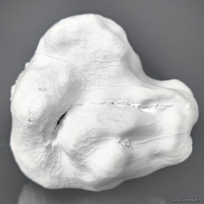 Кахолонг с корочкой кенияита. Южный Урал. Россия. 120*90*100мм