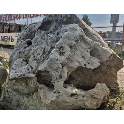 Известняк Эльбрус, скальная пещера