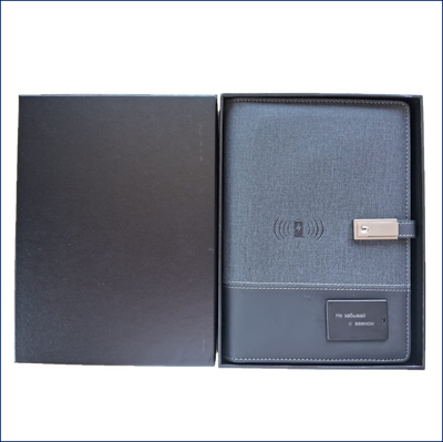 Ежедневник с беспроводной и проводной зарядкой в подарочной упаковке "Не забывай о главном"