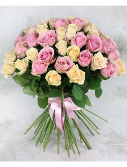 Букет 51 розовая и кремовая роза