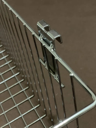 P6020 Корзина на торговую решетку, размеры  585х300х200 мм, цвет: хром