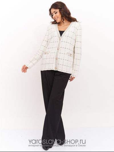 Вязаный женский жакет в молочном цвете