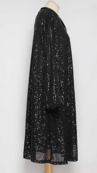 ПЛАТЬЕ-ТУНИКА НАРЯДНОЕ "РАСКЛЕШЕННОЕ ПАЙЕТКИ" черное р.46,50,52,54,58