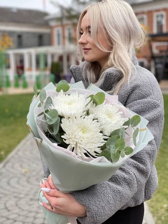 Букет из 3 хризантем