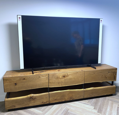 тумба под телевизор из слэбов карагача