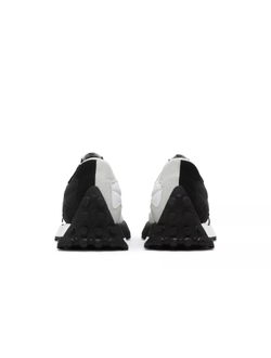 New Balance 327 Collective - Black