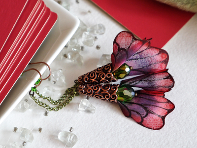 Волшебные серьги "Крылышки Маковой Феи" (шёлк, хрустальные бусины, чешский бисер)