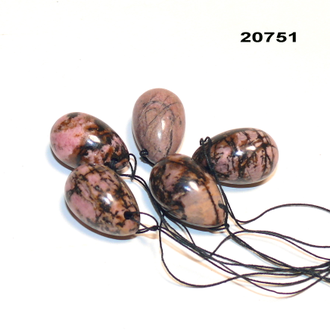 Родонит натуральный (яйцо) арт.20751: с отв. ~23,6г ~30*20мм