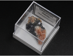 Церуссит, образец в пластиковом боксе, Марокко №29542