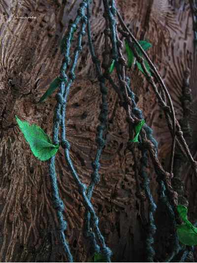 Колье "Аслан. Хроники Нарнии" (пышное колье с подвеской ручной работы)