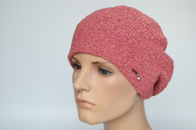 Весенний берет женский цвета фуксия
