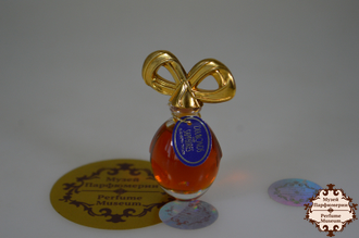 Diamonds and sapphires perfume shop