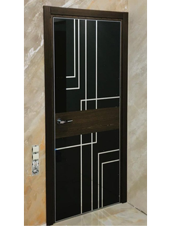 PRESTIGE. МОДЕЛЬ ULTRA 18,  ЧЕРНЫЙ LACOBEL, РИСУНОК ТРЕК/ АЛЮМИНИЕВАЯ КРОМКА ПО ТОРЦАМ  ДВЕРНОГО ПОЛОТНА