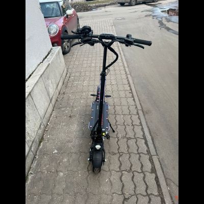 ЭЛЕКТРОСАМОКАТ Currus M10 2022 года с демфером