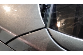 Защита ЛКП Hyundai Santa Fe антигравийной полиуретановой пленкой 3М капот, передний бампер, зеркала, стекла фар, проемы ручек дверей. Угол капота закончен.
