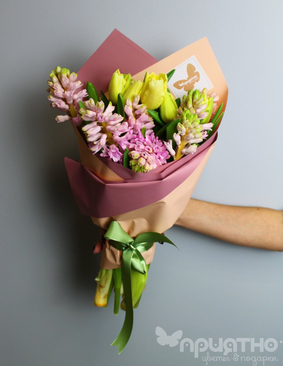 Букет цветов на 8 марта № 732
