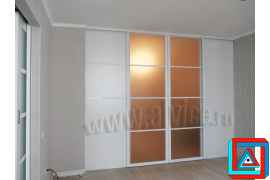 ФОТО 3 - отделяет спальную зону гостинной