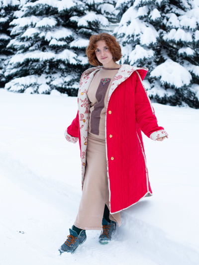 Стеганое пальто "Родное тепло" с капюшоном