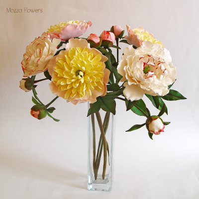 Букет пионов из полимерной глины "Лучистый" .