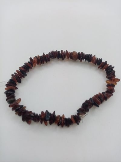 Браслет на резинке с янтарём