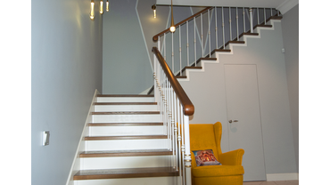 Лестница в дом. Станция Смолино