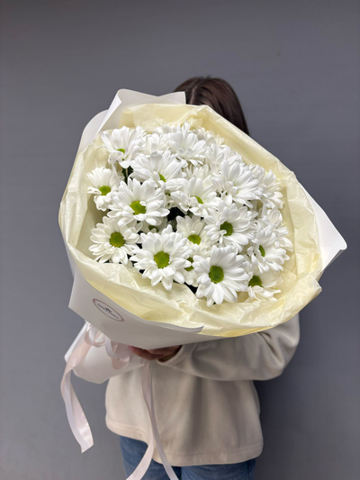 Букет из кустовых хризантем "Луч света"