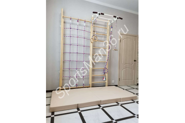 СПОРТИВНЫЙ КОМПЛЕКС KARUSSELL Adler. Цвет дерева натуральный, цвет металла белый + МАТ ГИМНАСТИЧЕСКИЙ 2,0Х1,0Х0,1 М "PERFETTO SPORT" БЕЖЕВЫЙ СКЛАДНОЙ