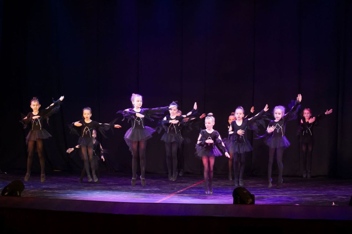 современная хореография в Жуковском танцы дети 7 лет йога в гамаках
