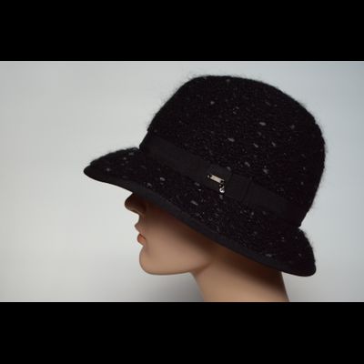 Fetrovaya-chernaya-shlyapa-s-vyazanoj-otdelkoj-Vizio-Italiya