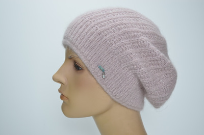 Розовый вязаный берет из мохера Италия