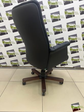 Кресло руководителя MESSINA A  высокая спинка кожа черная+к/з/дерево темный орех