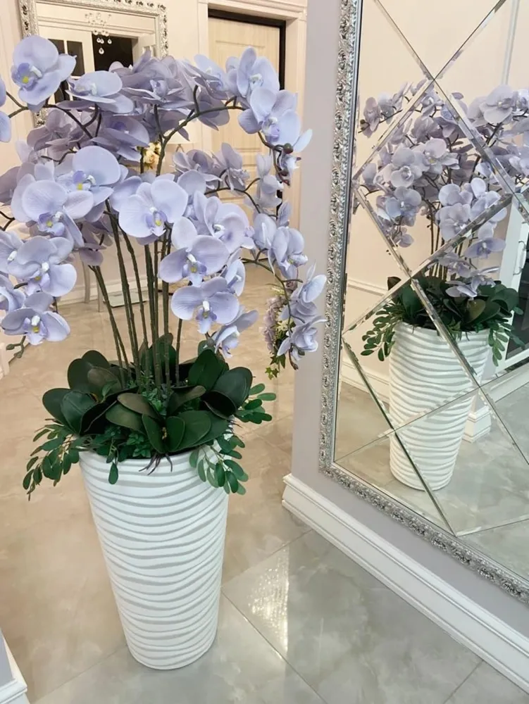 Орхидея искусственная голубая в высоком горшке/кашпо с зеленью №14