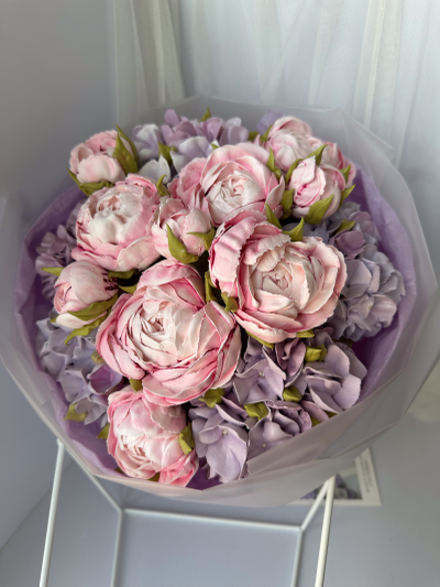Букет пионов и гортензий из зефира