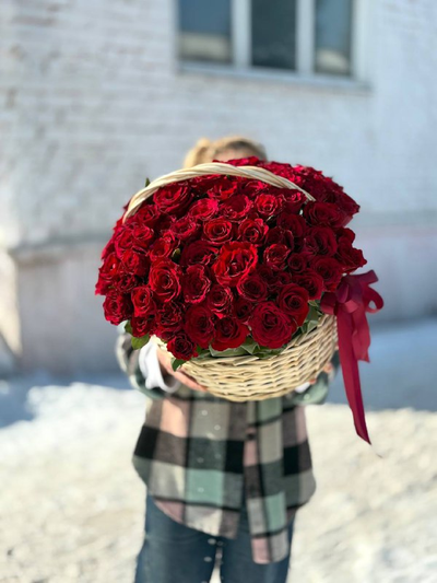 Корзина с 101 розой