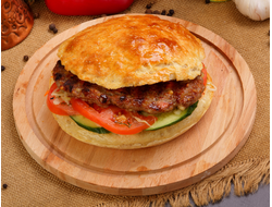 Бургер с классической плескавицей