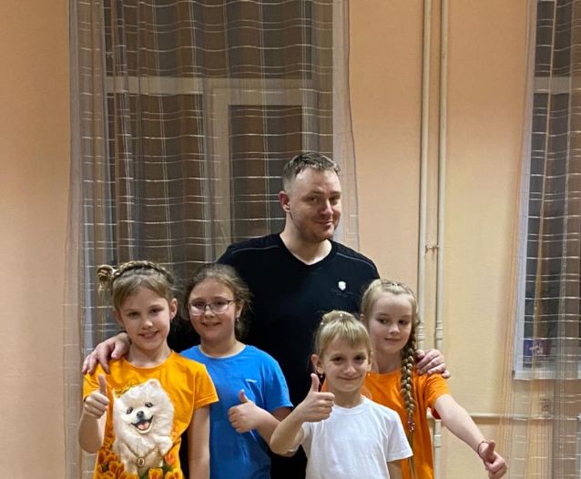 Члены жюри музыкального шоу «Маска. Танцы» выставили персонажа в образе Страшилы