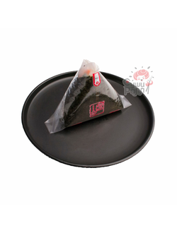 Онигири с лососем