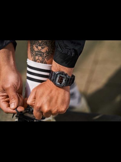 Часы Casio G-Shock DW-5600NN-1