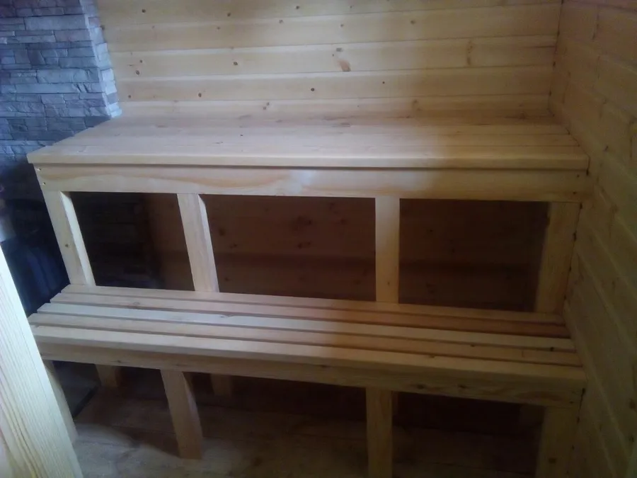 Установлен полог.