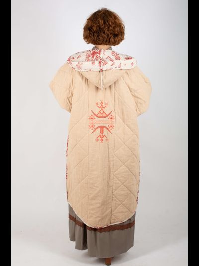 Стеганое пальто "Родное тепло" с капюшоном бежевое