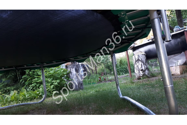 БАТУТ С ЗАЩИТНОЙ СЕТКОЙ «TRAMPOLINE 8» ДИАМЕТР 2,4 М, Защитная сетка высотой 1,7 м  - вид снизу