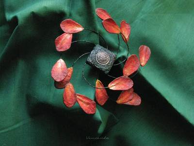 Ветроворот Вечности. Эффектная крупная брошь в стиле сериала "Рейвенсвуд"