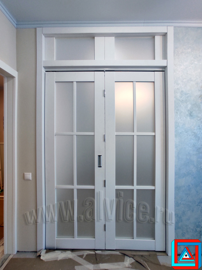 Складная дверь-книжка с фрамугой из 2-х створок