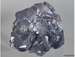 Куприт, сросток кристаллов. Россия. 40*38*37мм