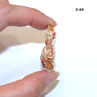 Ванадинит натуральный (щетка) №3-24: 35*29*13мм